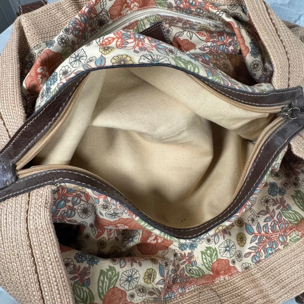Fossil woven straw